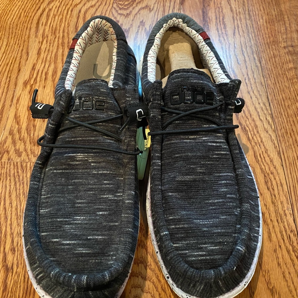 Hey dude men’s Wally stretch new sz 8